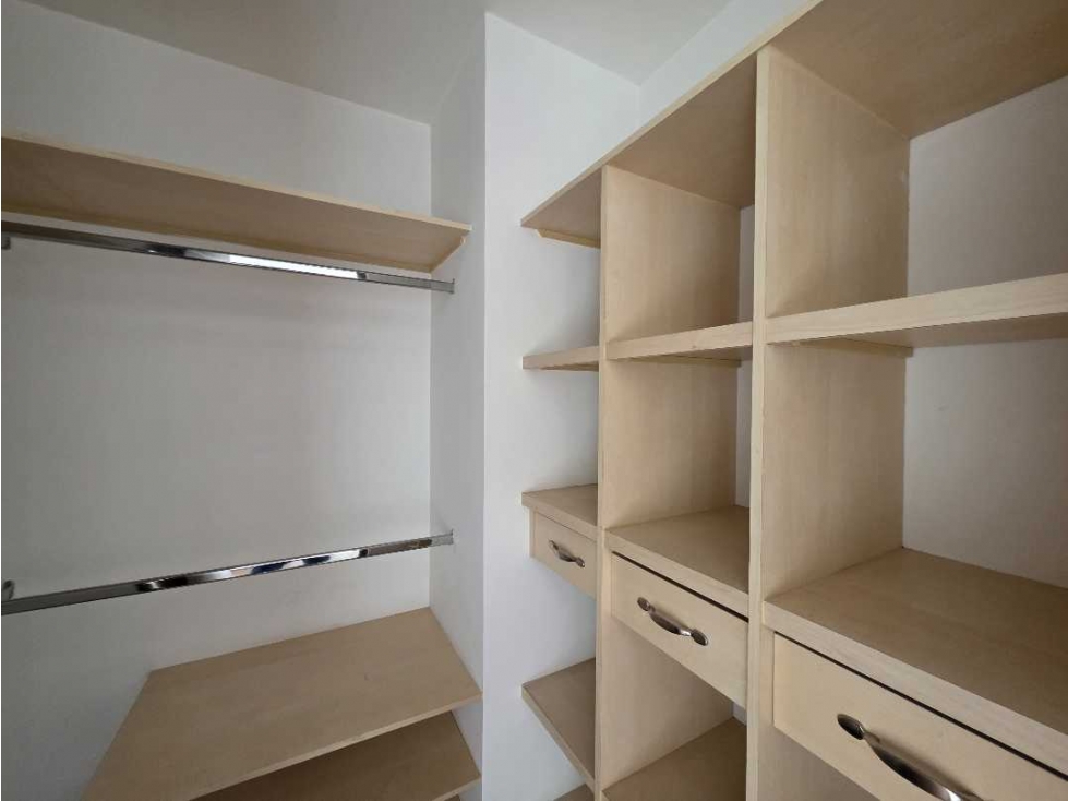 VENTA APARTAMENTO POBLADO PISO BAJO CON HERMOSA VISTA - 6