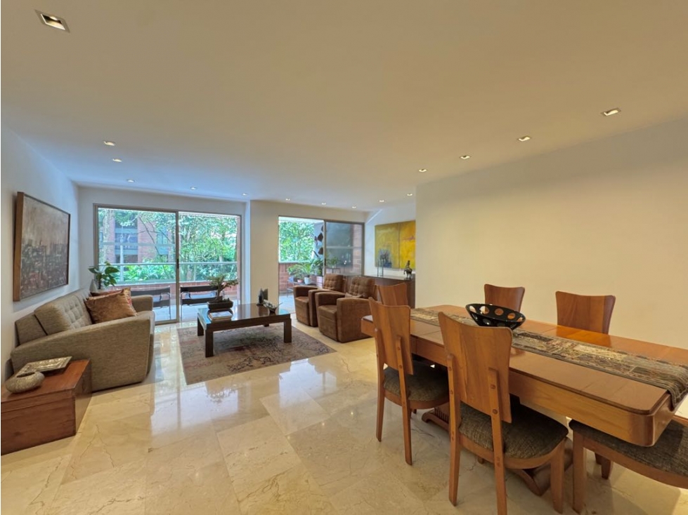 VENTA APARTAMENTO CON TERRAZA Y BALCÓN. LA TOMATERA. EL POBLADO. — foto 2