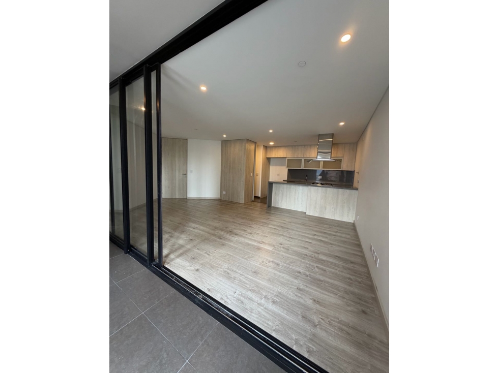 Venta apartamento poblado tres cantos — foto 2