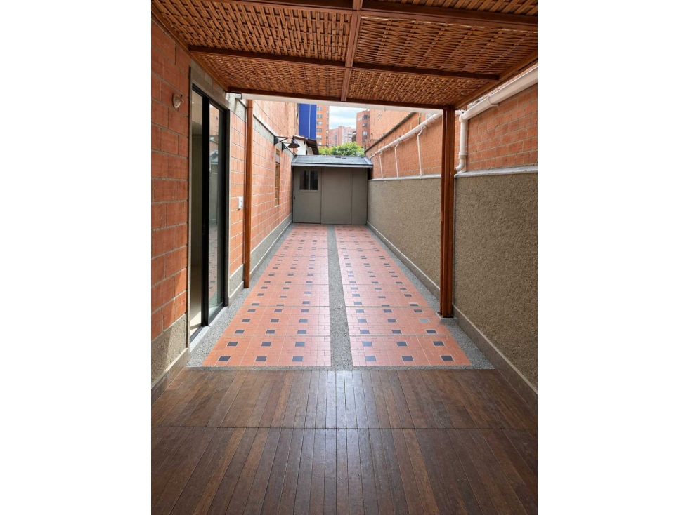 Venta apartamento primer piso Envigado, El Portal - Frente al Viva