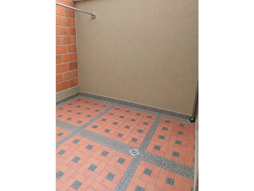 Venta apartamento primer piso Envigado, El Portal - Frente al Viva — foto 3