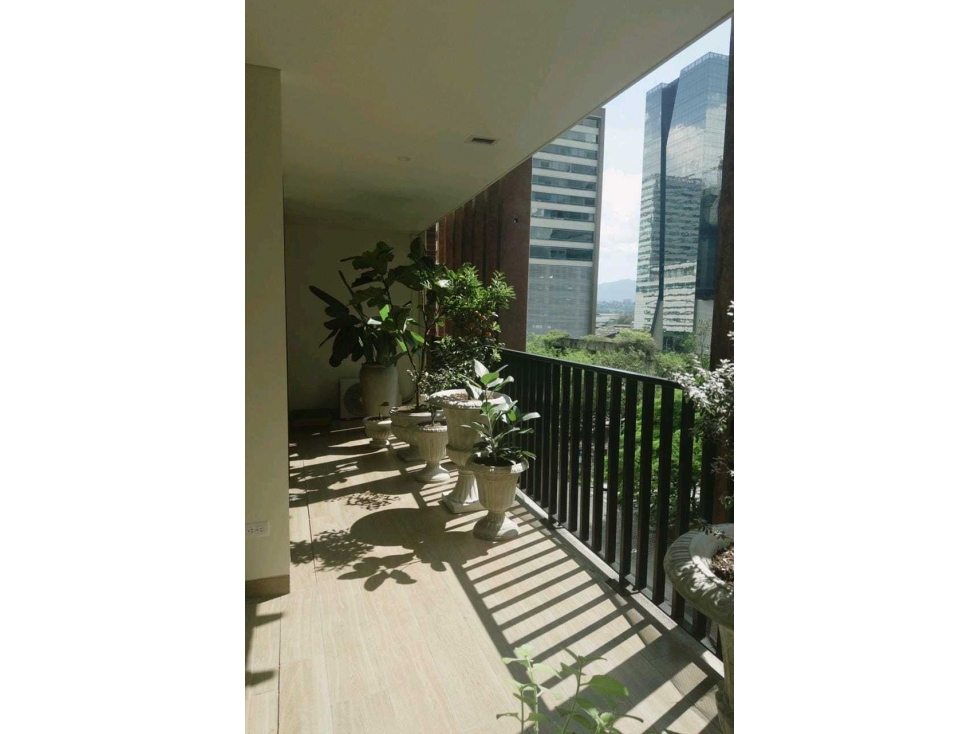Venta apartamento reformado El Poblado - Ciudad del Rio