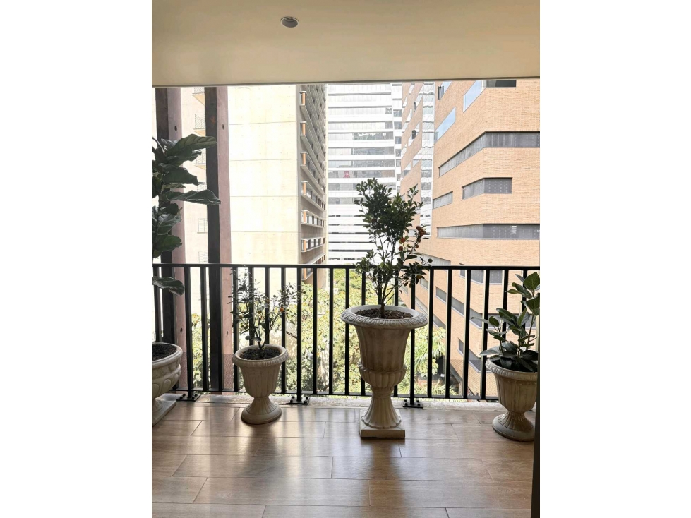Venta apartamento reformado El Poblado - Ciudad del Rio — foto 3