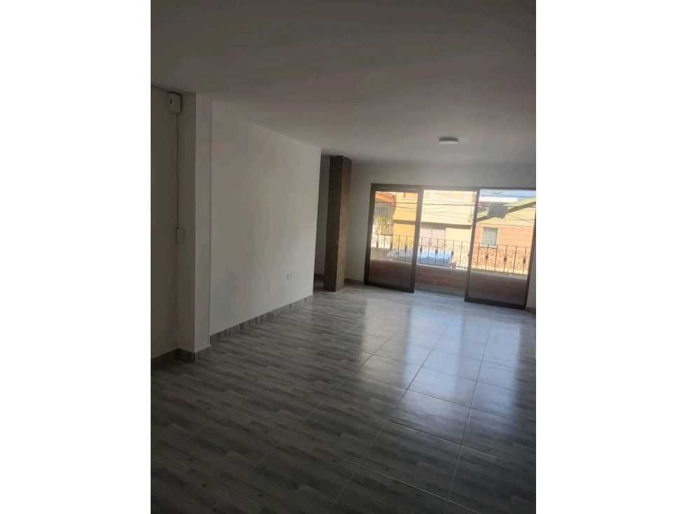 Venta apartamento remodelado 87m2, Belén Los Alpes, Mllín, sin Admon