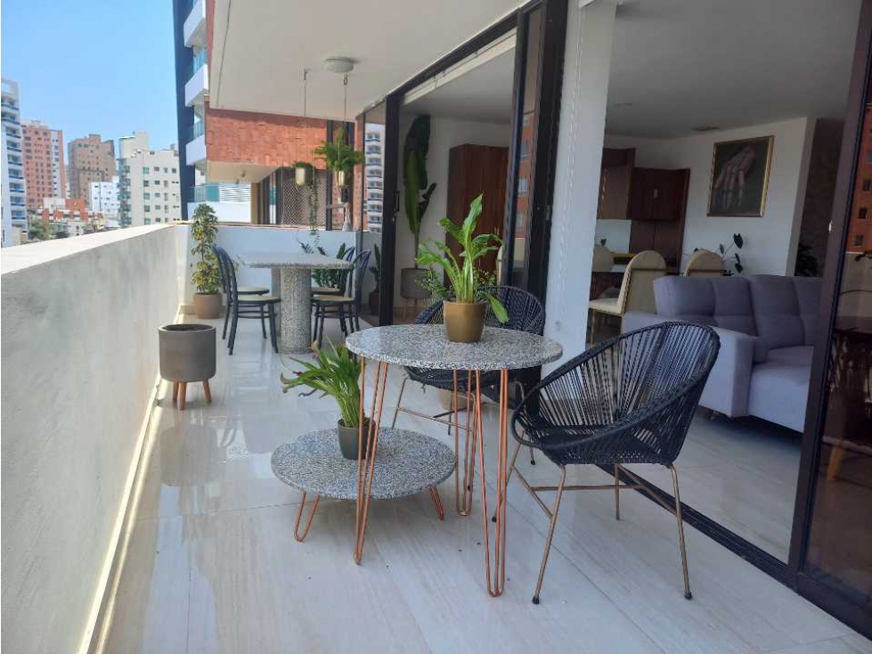 Venta Apartamento Remodelado Altos de Riomar