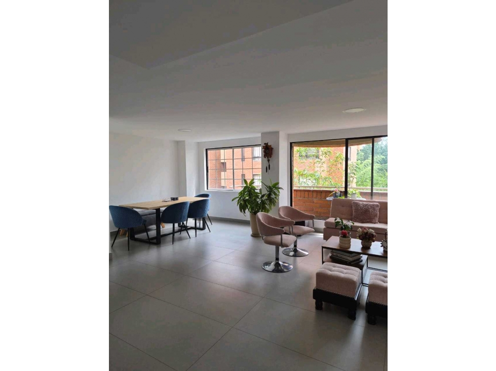 Venta apartamento remodelado El Poblado - Milla de Oro
