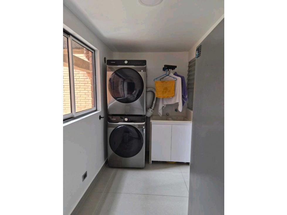 Venta apartamento remodelado El Poblado - Milla de Oro — foto 4