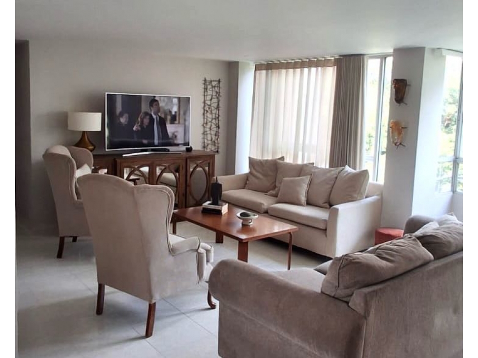 Venta apartamento remodelado. El Poblado, Los Balsos. Ud. Piscina. — foto 5