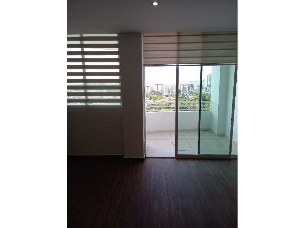 VENTA APARTAMENTO REMODELADO PH TERRAZAS DE MIRAFLORES 3 RECAMARAS — foto 2
