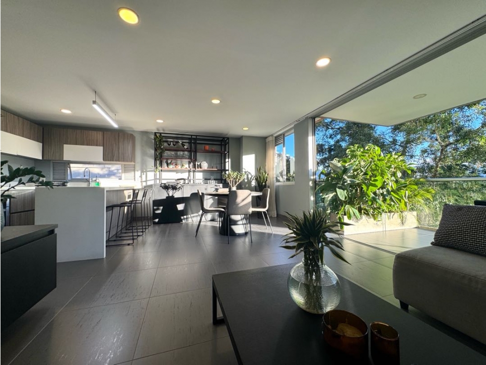 Venta apartamento remodelado, vista panorámica. El Poblado. — foto 3