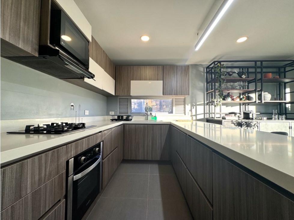 Venta apartamento remodelado, vista panorámica. El Poblado. — foto 5