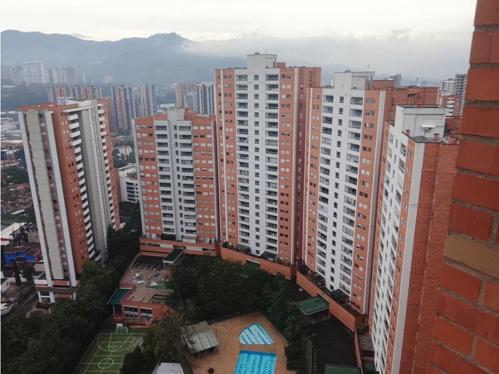 Venta apartamento Sabaneta con parqueadero privado