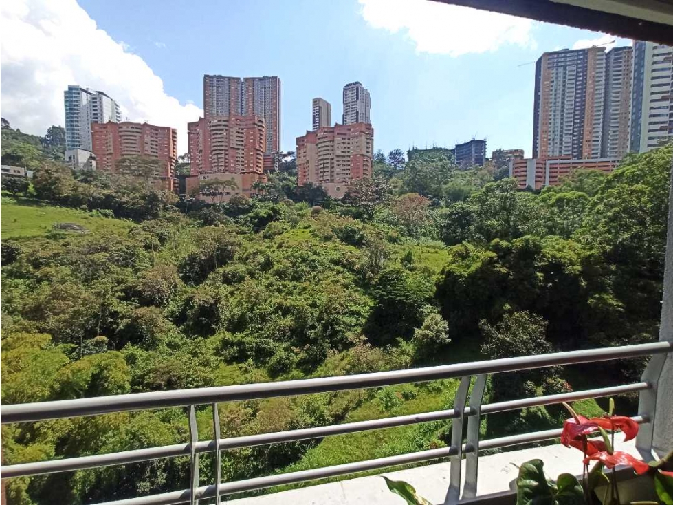 Venta. Apartamento. Sabaneta. Las Lomitas. P. 11 C. 4854758