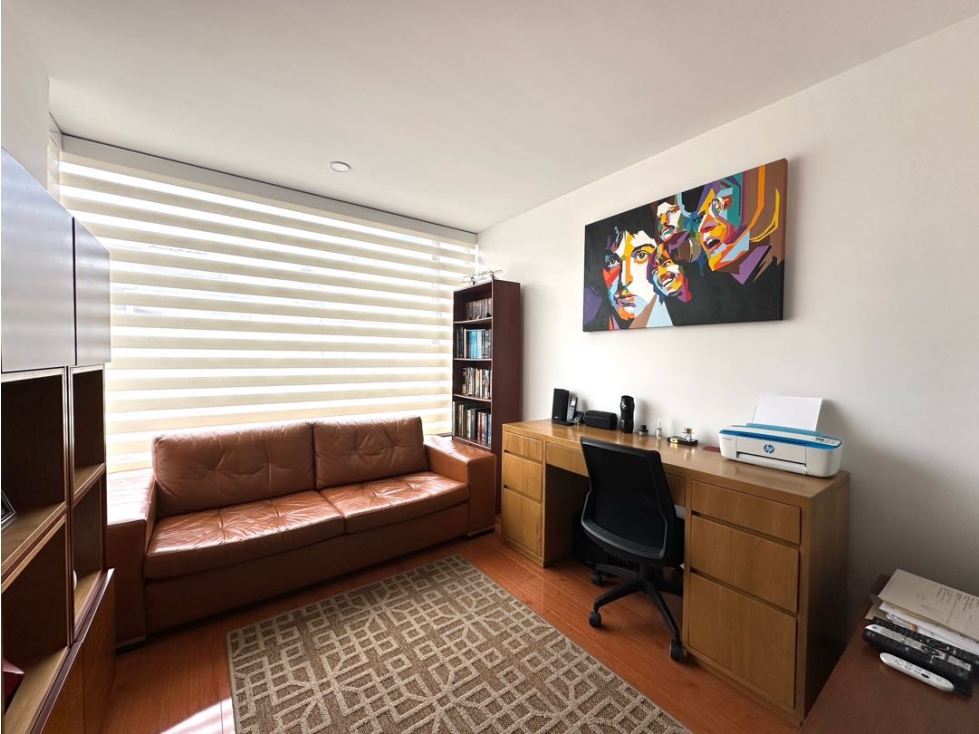 Venta apartamento Santa Bárbara 88mts 2 habs más estudio Bogotá — foto 3