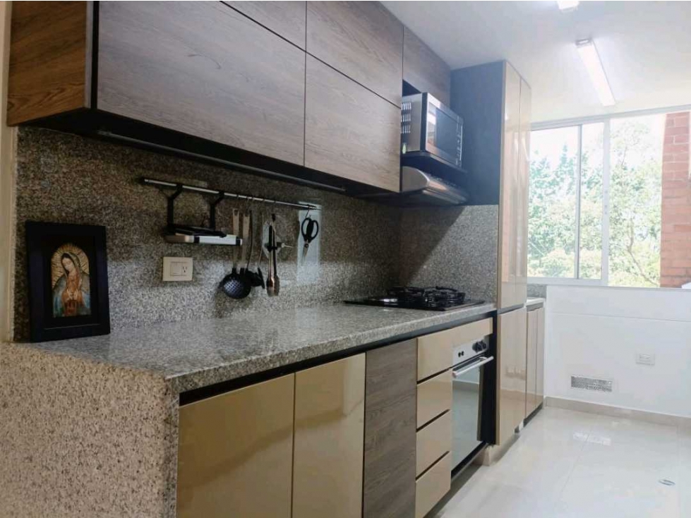 Venta apartamento sector loma de los Bernal parte baja — foto 2