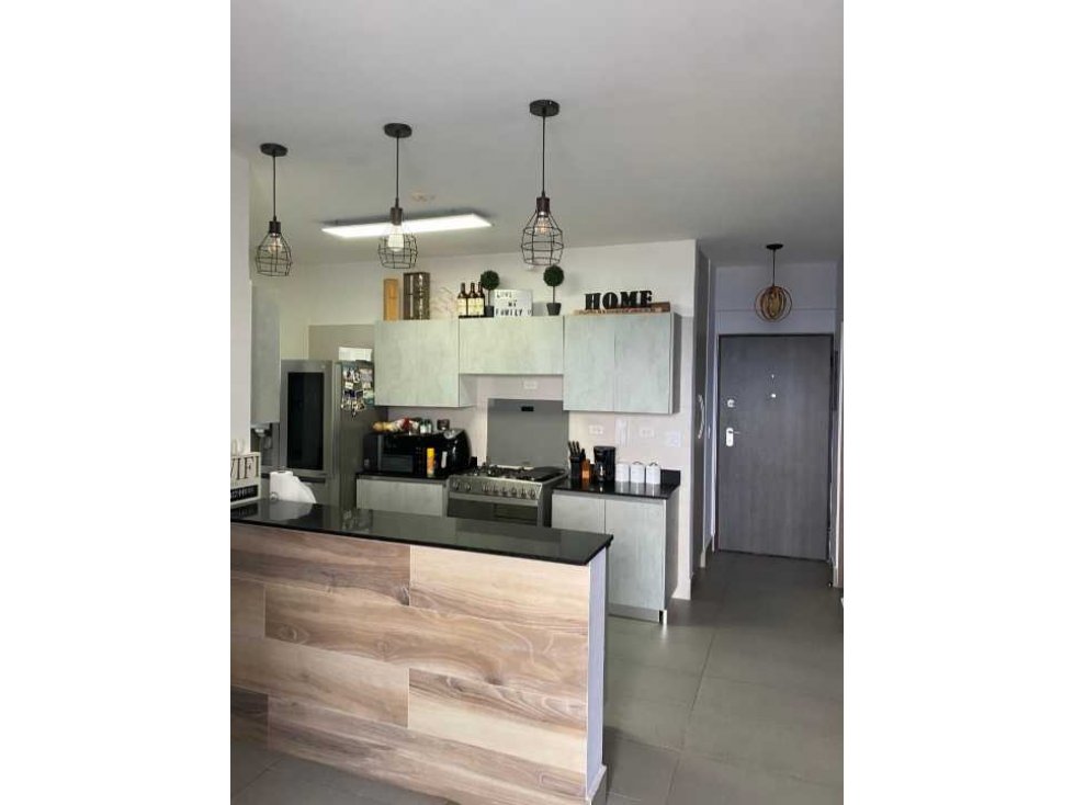 VENTA APARTAMENTO CASI NUEVO EN PH LOMA VISTA TOWER 3 RECAMARAS — foto 4