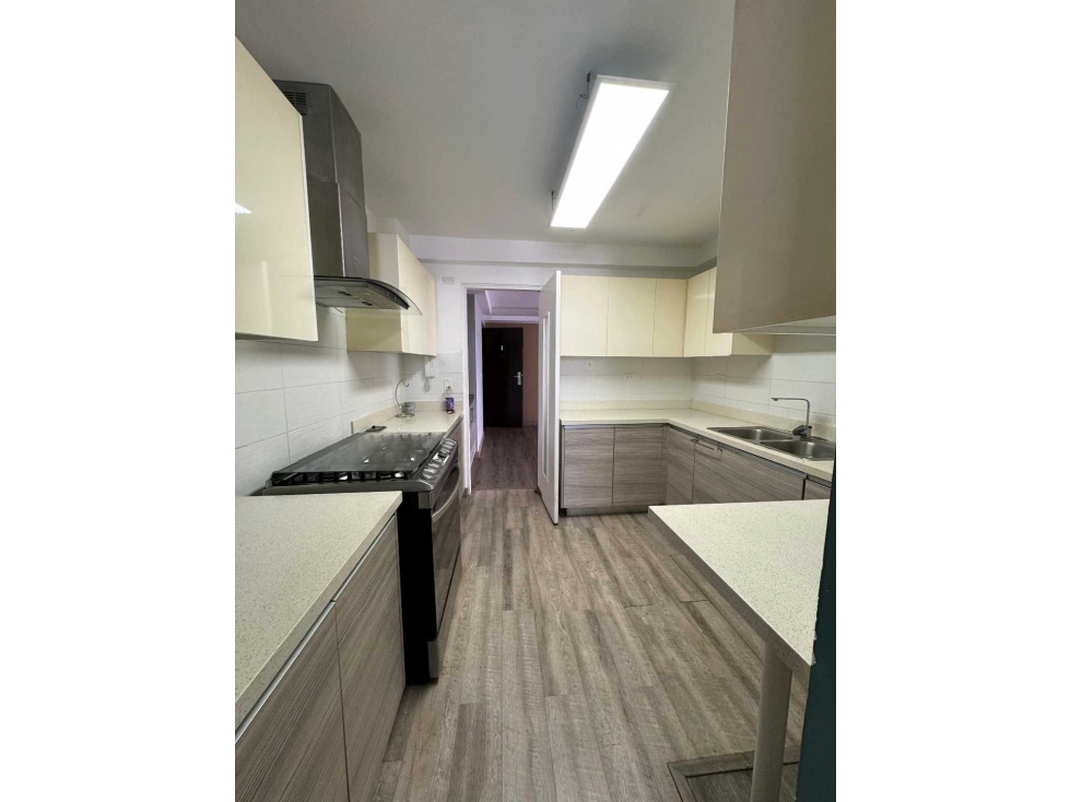 VENTA DE APARTAMENTO EN PH BALBOA BAY REMODELADO - AVE. BALBOA - SG — foto 3