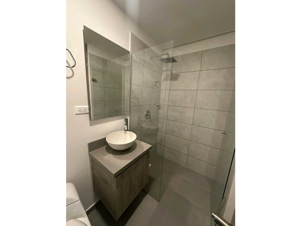 Venta Apto Bello Sector las Cabañas para estrenar — foto 6