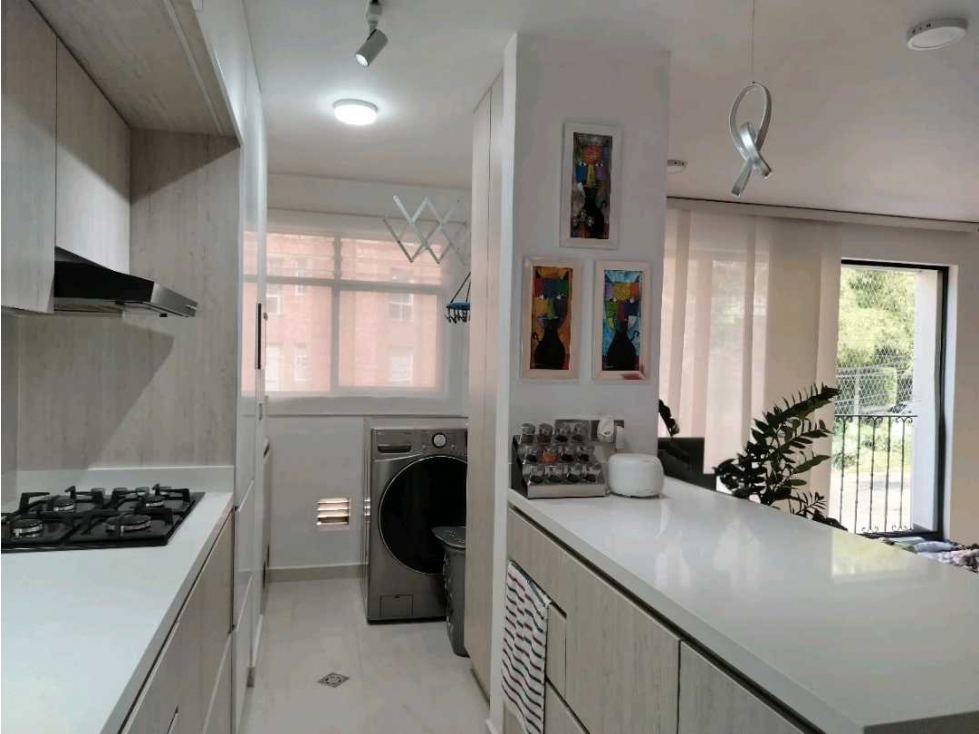 VENTA APTO CERCA A OVIEDO Y SANTA FE, A LA EST AGUACATALA Y A EAFIT. — foto 2