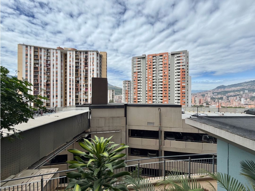 Venta apto cerro claro/ Niquia
