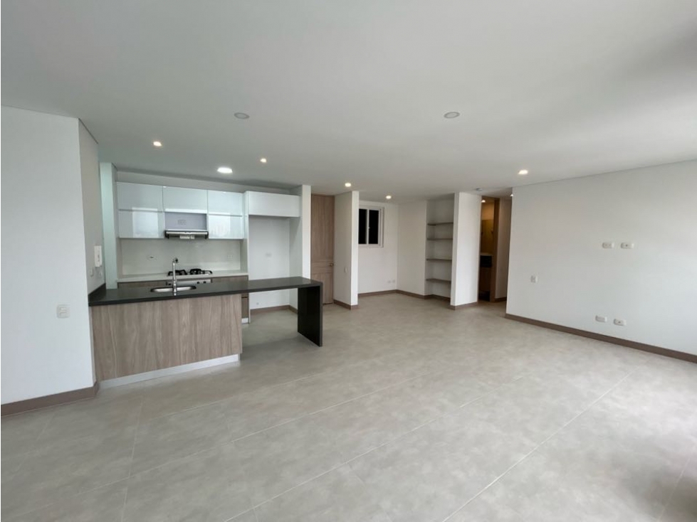 VENTA APTO CON HERMOSA VISTA A LA CIUDAD EN LA UNIDAD PORTUS 6 PISO