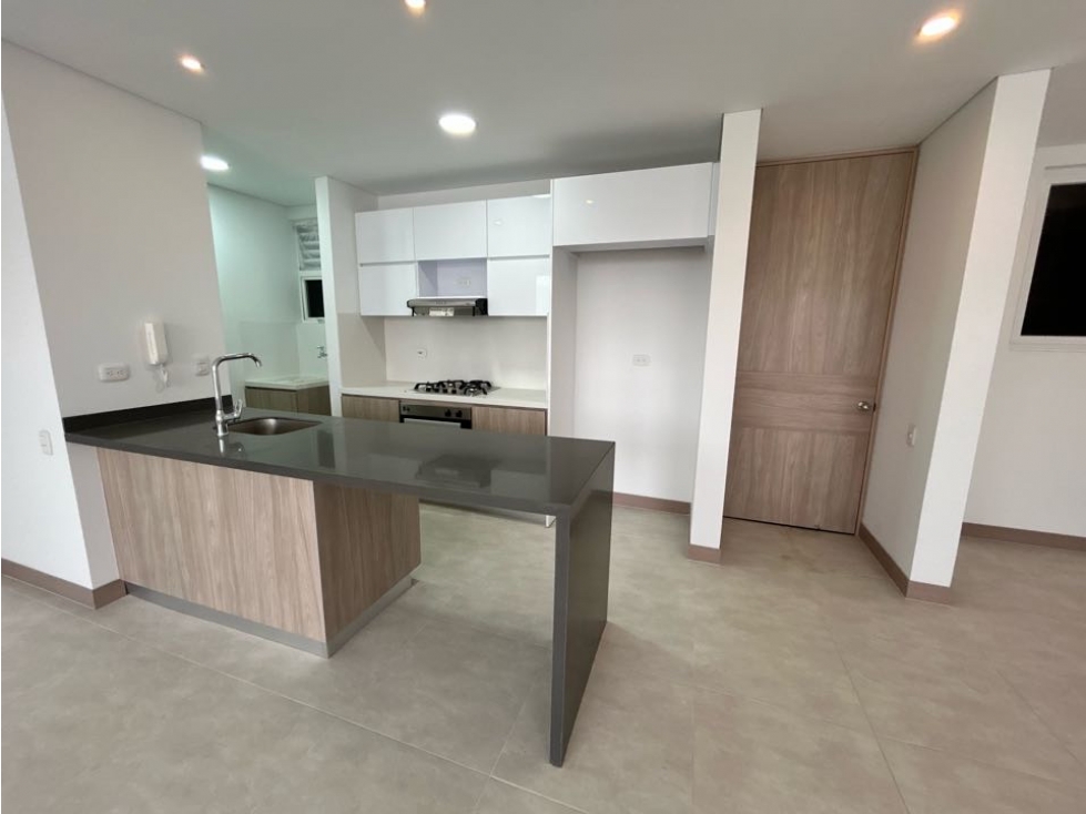 VENTA APTO CON HERMOSA VISTA A LA CIUDAD EN LA UNIDAD PORTUS 6 PISO — foto 2