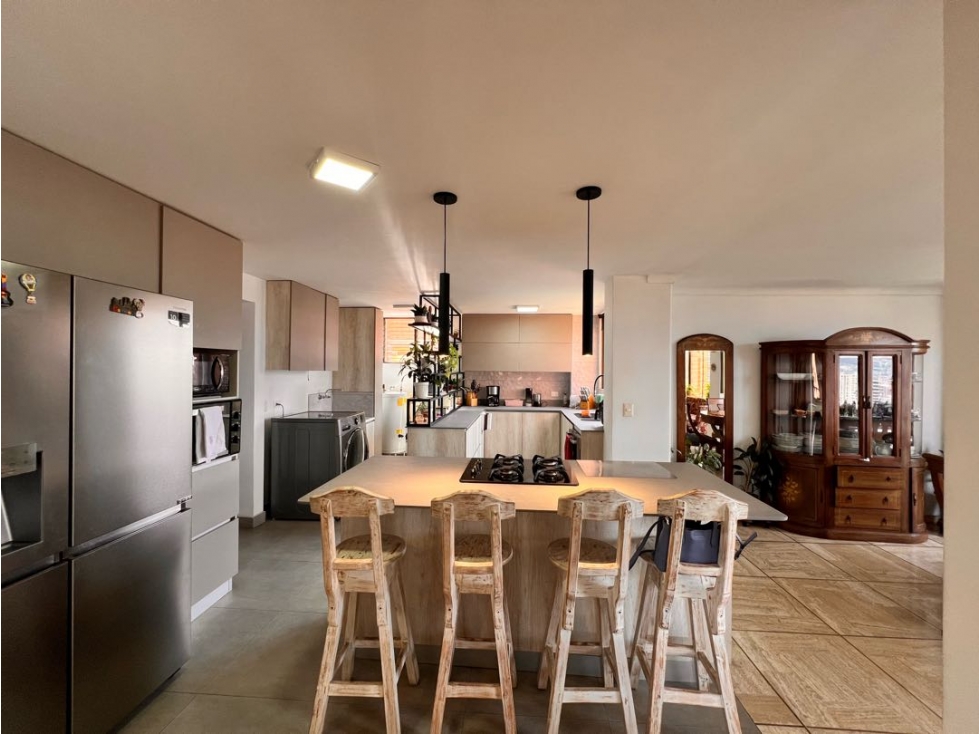 Venta Apto Duplex IDEAL para remodelar | Poblado Vizcaya — foto 2