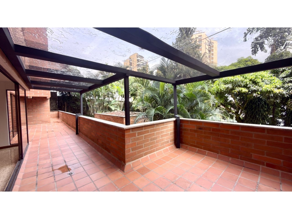 VENTA APTO EN CASTROPOL LISTO PARA REFORMAR CON TU ESTILO. — foto 4