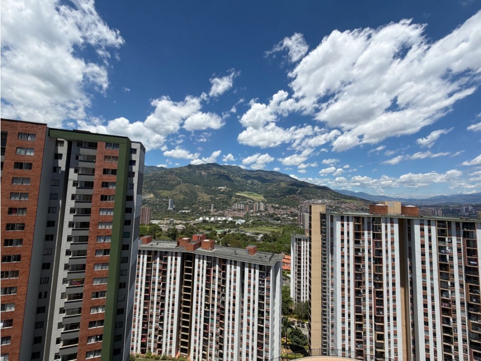 Venta apto Entrebosques/ Niquia obra gris