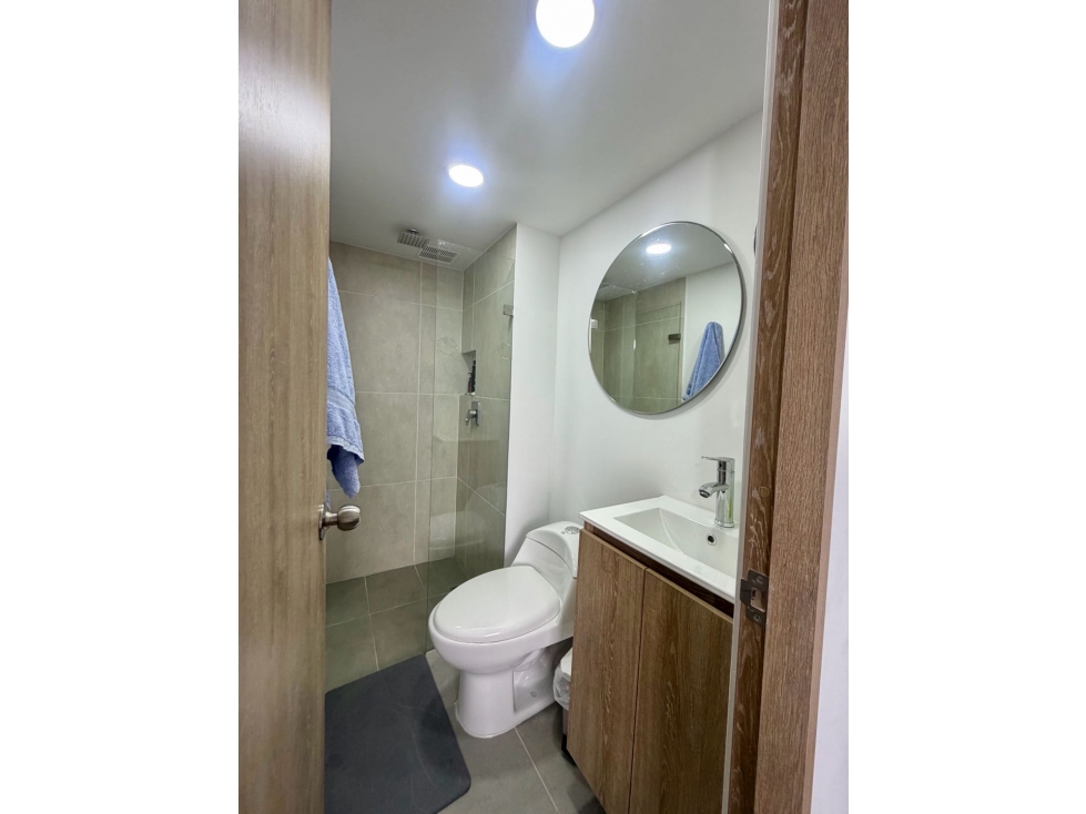 Venta apto madera nativa/ al frente de la estación madera — foto 2