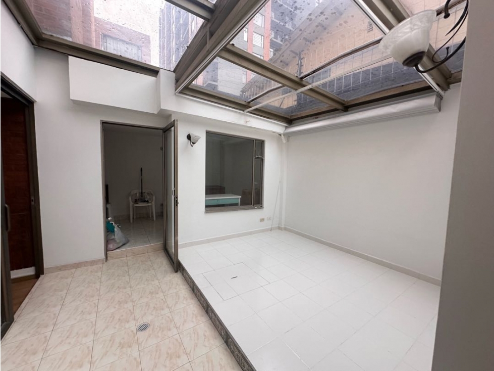 VENTA APTO PARA REMODELAR, CEDRITOS, BOGOTA