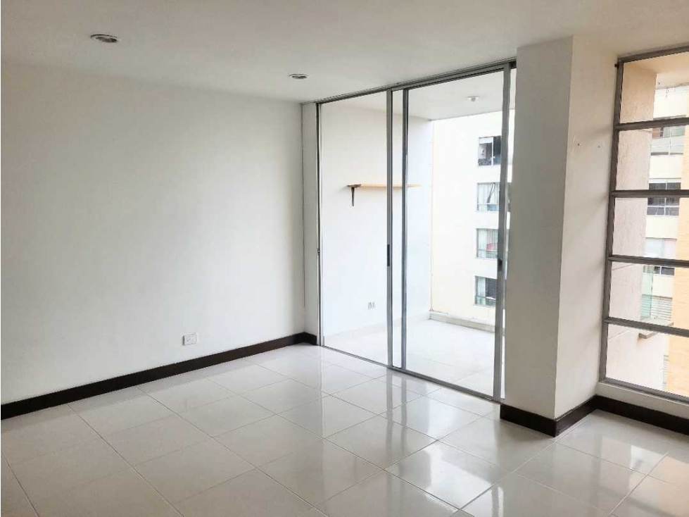 Venta apto piso alto en Envigado Loma Esmeraldal — foto 3