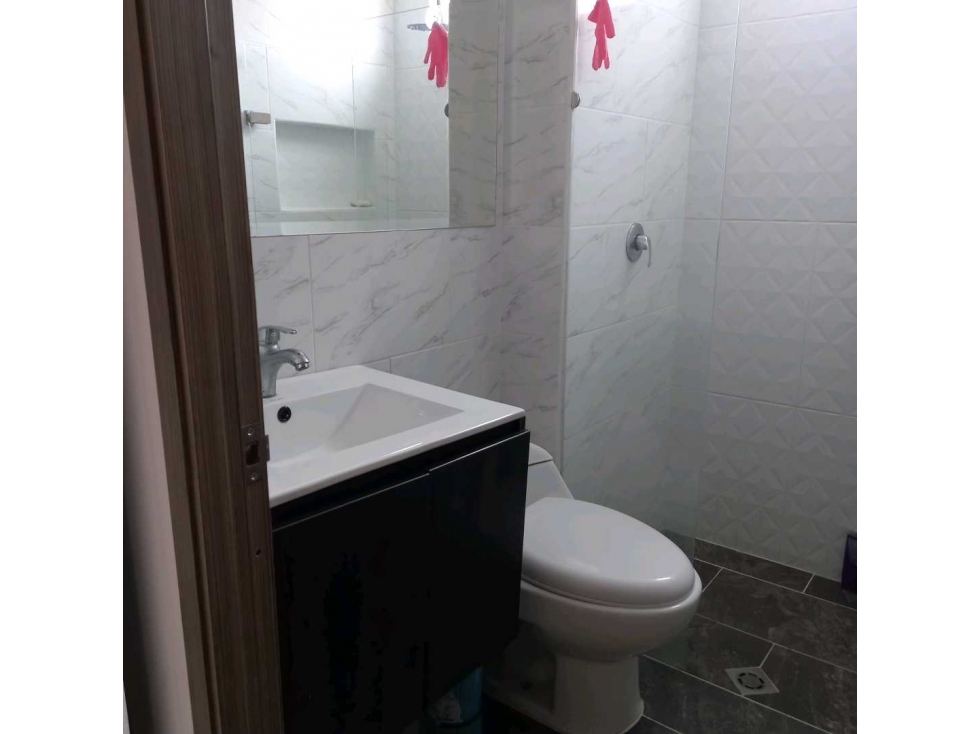 Venta apto sector Belén loma de los bernal remodelado parte baja — foto 6