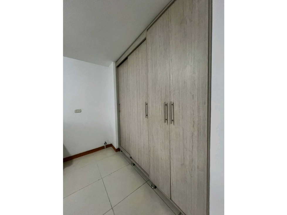 VENTA APTO SECTOR LOMA DE LOS BERNAL PARTE BAJA — foto 2