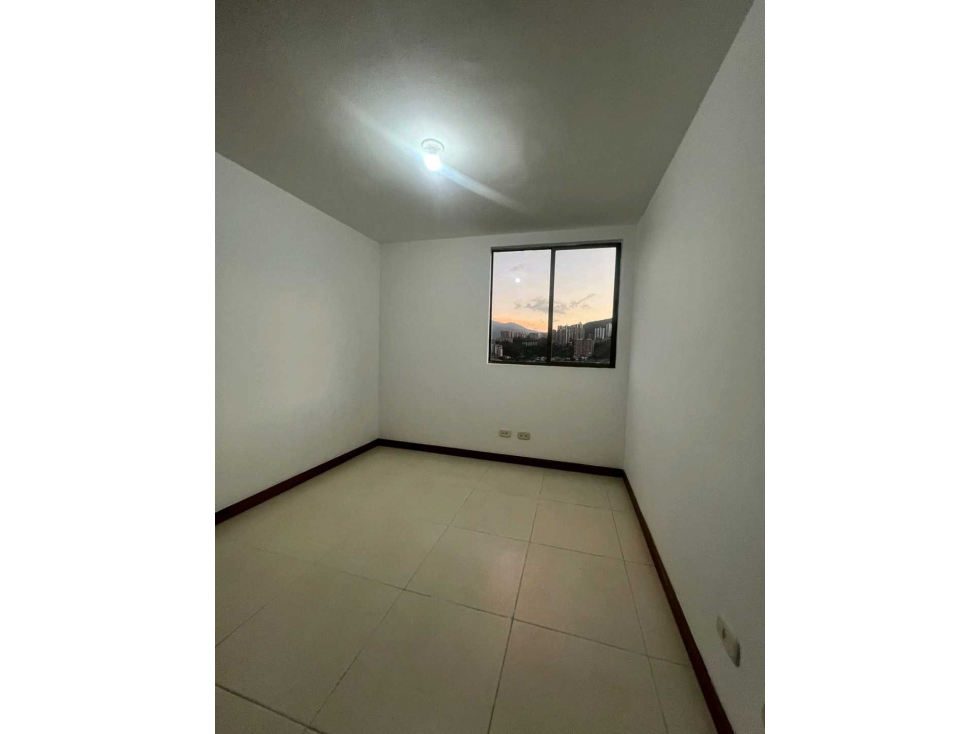 VENTA APTO SECTOR LOMA DE LOS BERNAL PARTE BAJA — foto 6