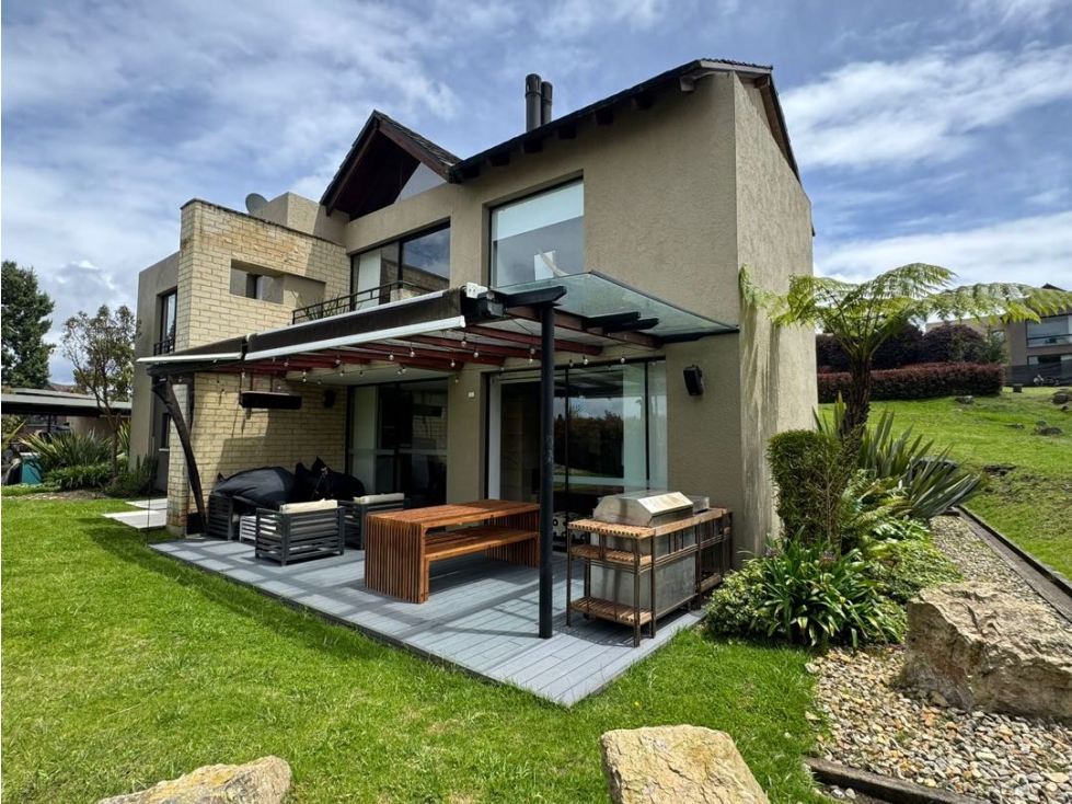 Venta. Arboretto. La Calera. 320mts. 3 habs. Lindo jardín!