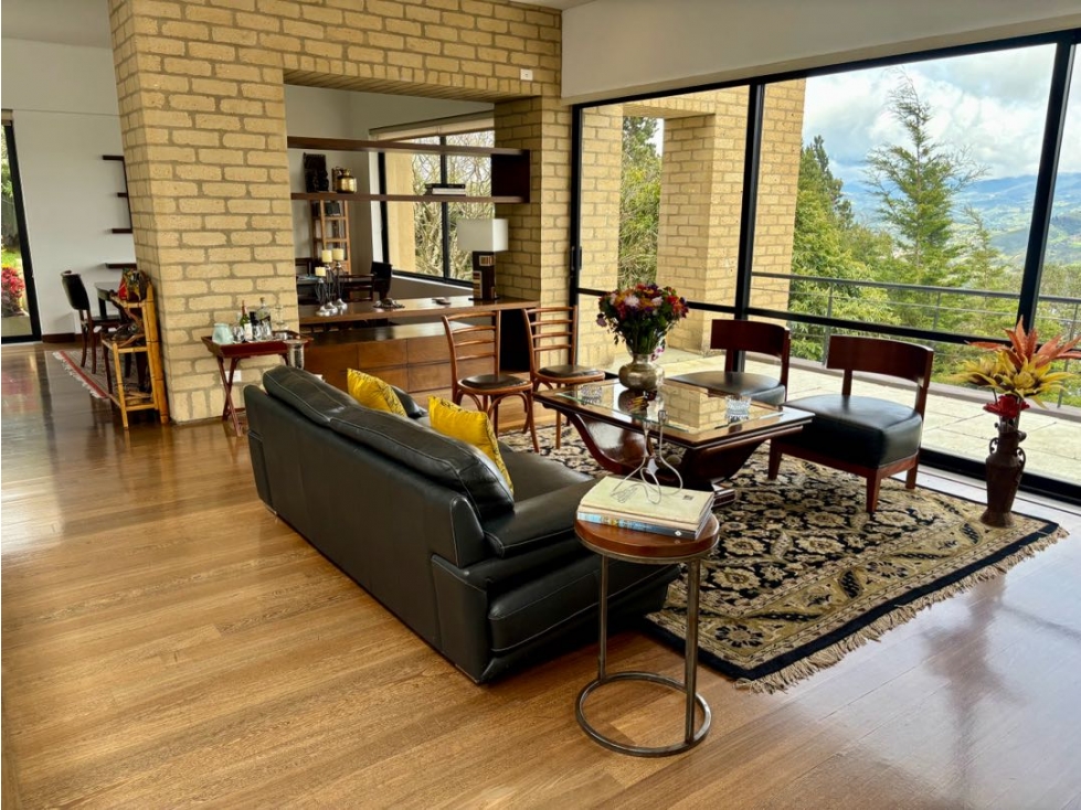Venta. Arboretto la Calera. 357mts. 3 habs. Vista a embalse!