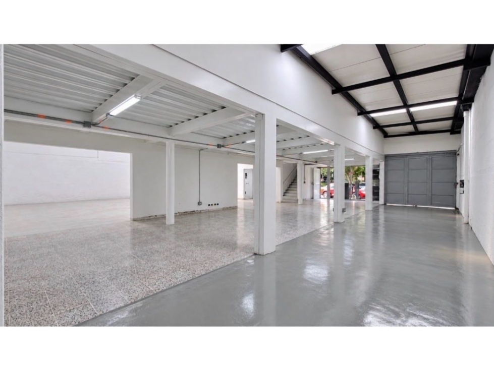 Venta/ Arriendo LOCAL- EL POBLADO sobre Av. Las Vegas con vitrina