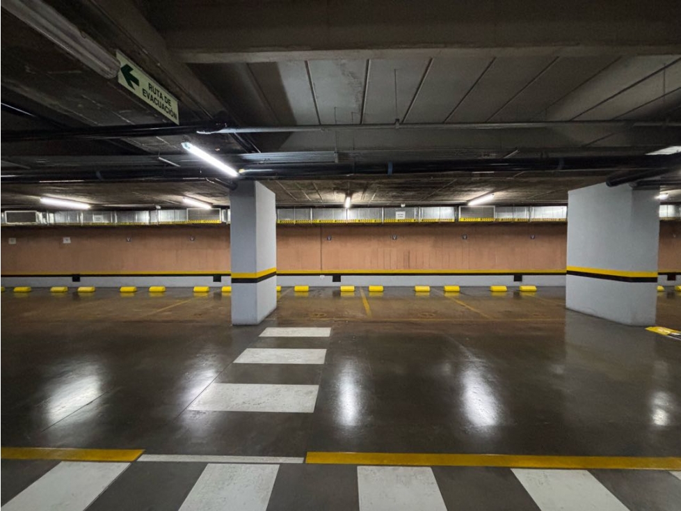 VENTA o ARRIENDO OFICINA 215m2 + GARAJES + DEPOSITO CHAPINERO — foto 4
