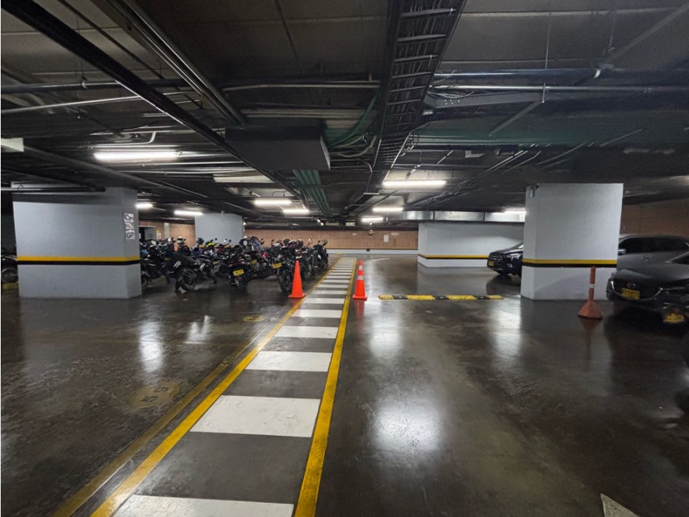 VENTA o ARRIENDO OFICINA 215m2 + GARAJES + DEPOSITO CHAPINERO — foto 5