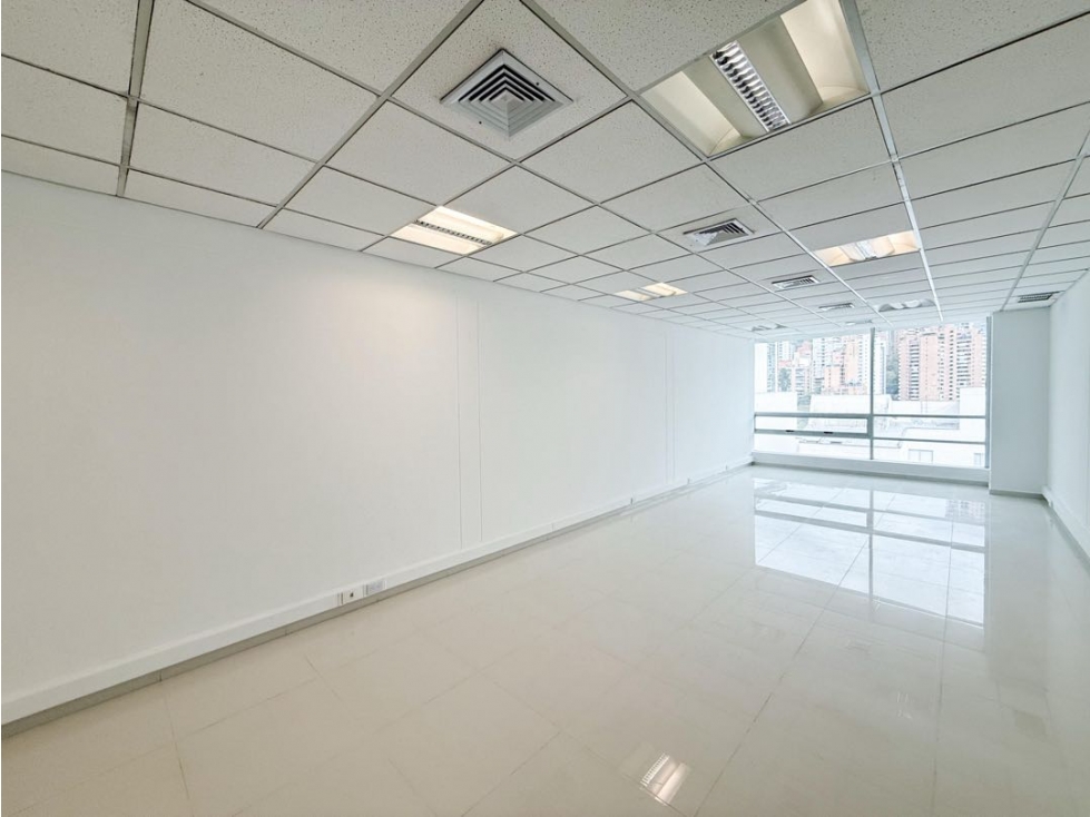 VENTA ARRIENDO OFICINA EN METROPOLITAN BUSINESS CENTER CABECERA - 3