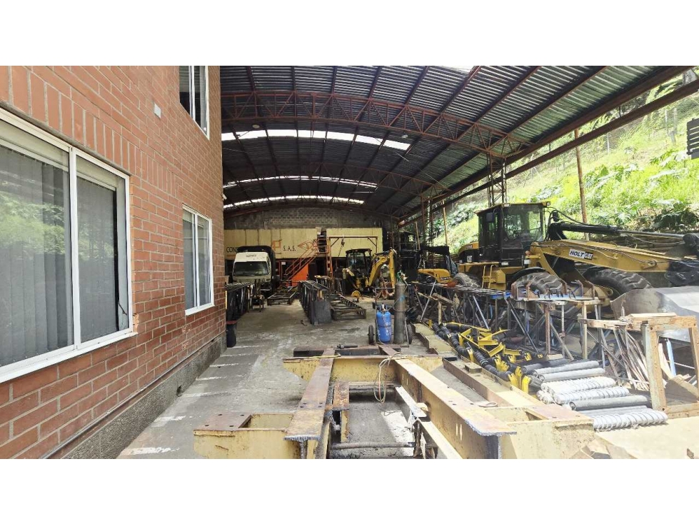 VENTA BODEGA 774 m2 EN UNIDAD CERRADA SABANETA - 2