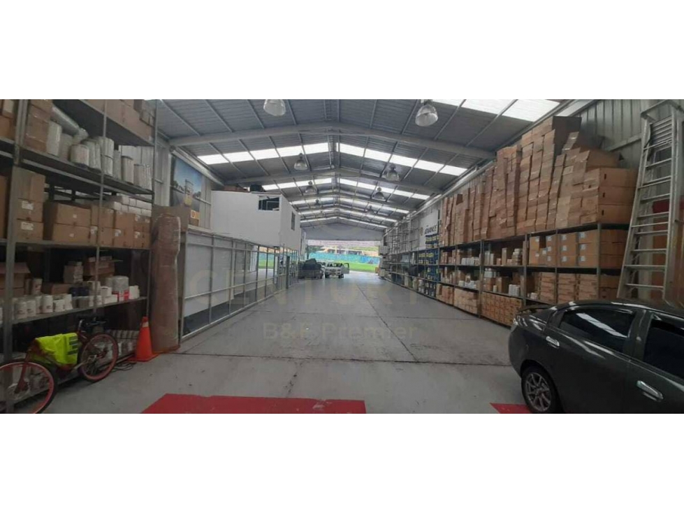Venta Bodega en San Cristobal - 1