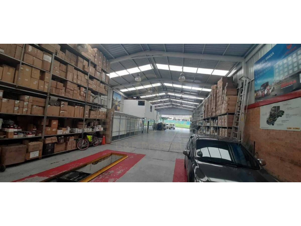 Venta Bodega en San Cristobal - 3