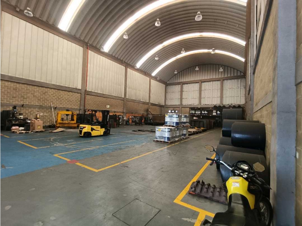 VENTA BODEGA PARQUE INDUSTRIAL "K2" - 1