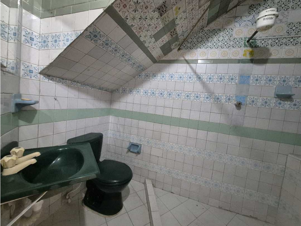 Venta casa 128m2, barrio Los Naranjos, Itagüí, para remodelar — foto 4