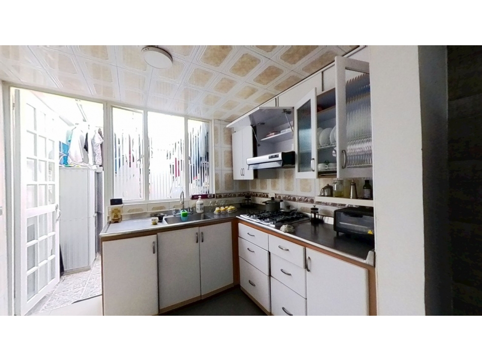 Venta Casa 201 m2, 7 hab, 3 b, 0 g, Santa Cecilia, Engativa — foto 2