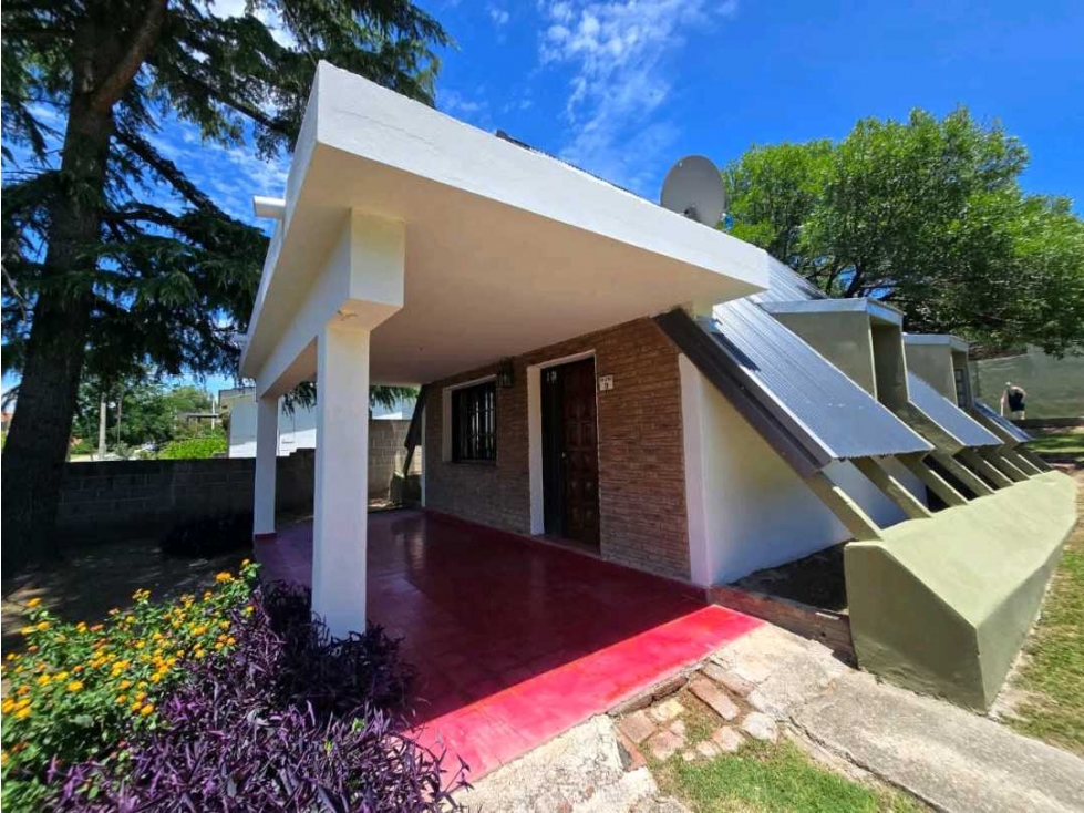 VENTA CASA + PILETA + QUINCHO SOBRE DOS TERRENOS GAS NATURAL — foto 4