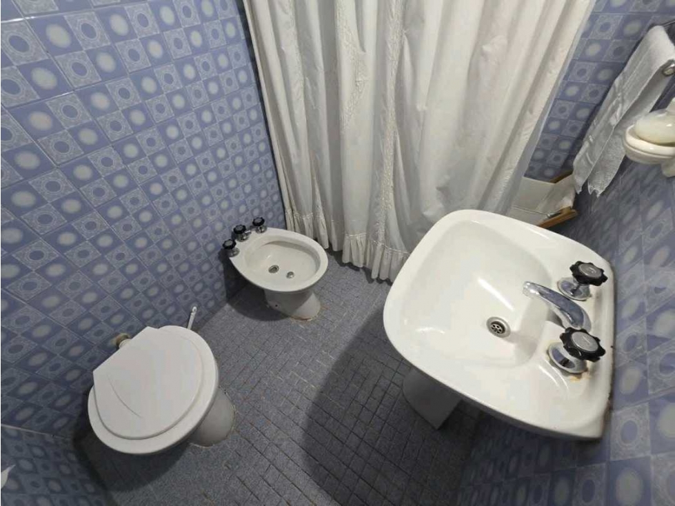 VENTA CASA + PILETA + QUINCHO SOBRE DOS TERRENOS GAS NATURAL — foto 6