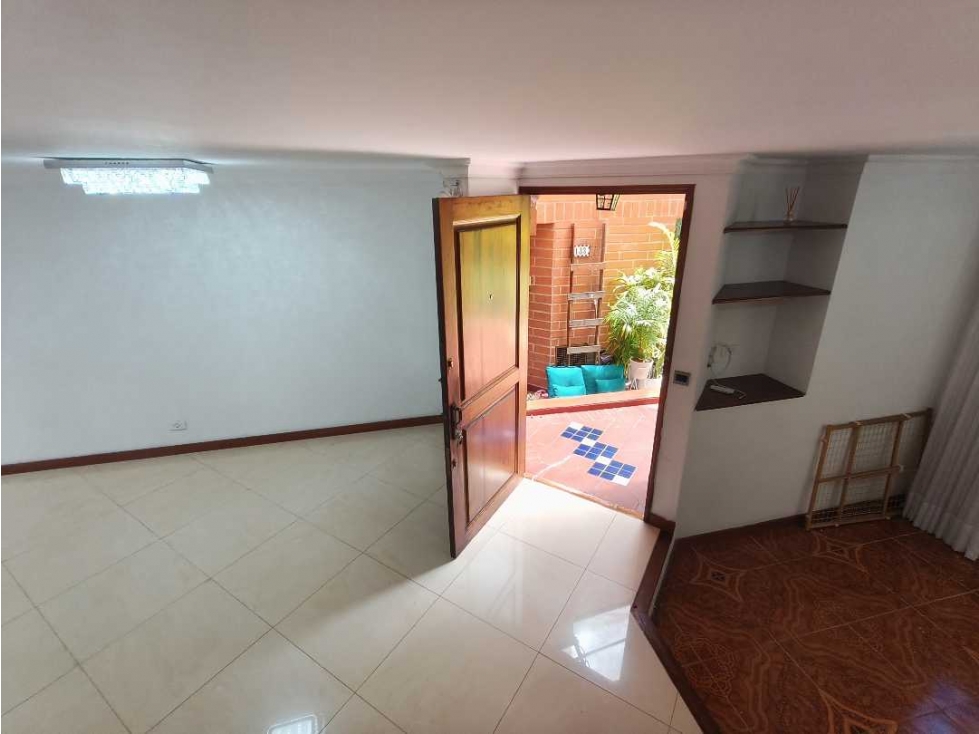 VENTA CASA 2 NIVELES ENVIGADO EL TRIANON UNIDAD CERRADA